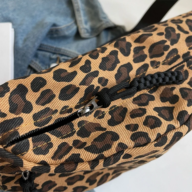 sac ceinture léopard