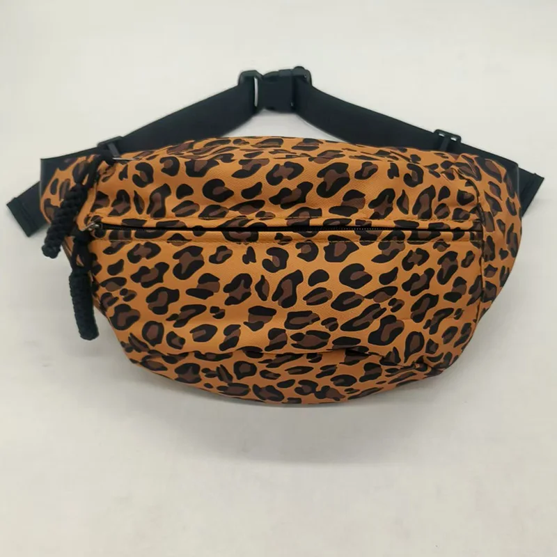 Sac banane léopard moderne
