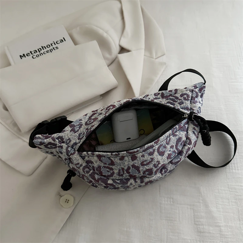 sac banane coussin léopard violet