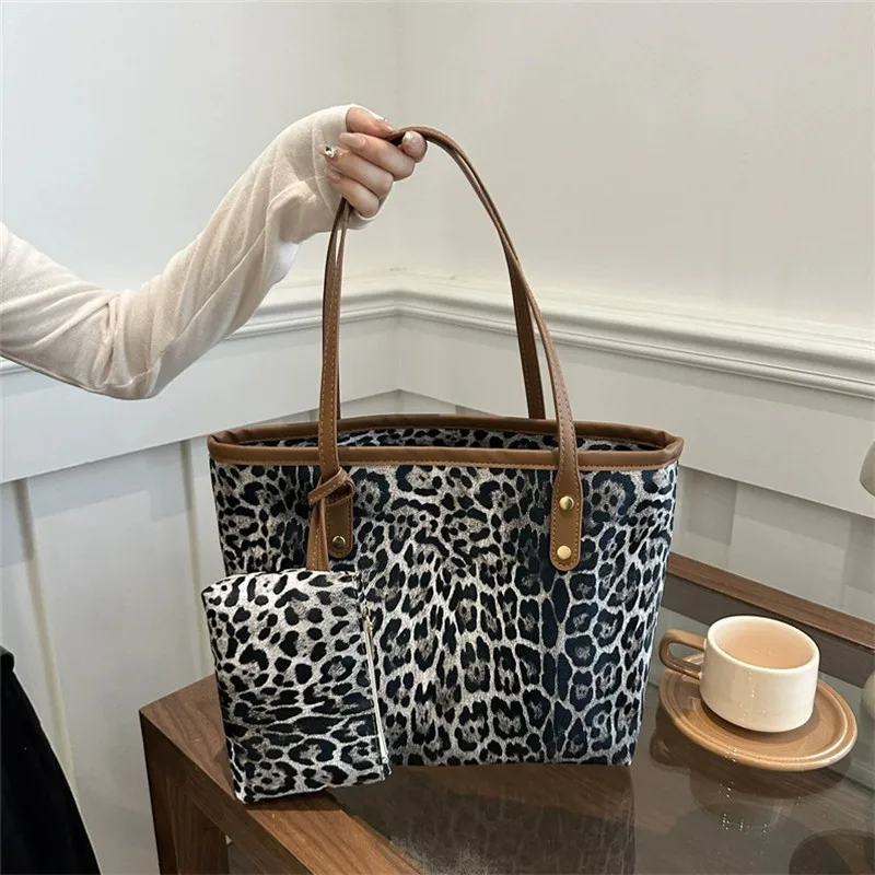 sac cabas chic léopard noir
