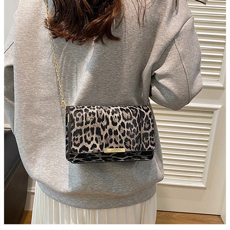 Sac motif léopard gris