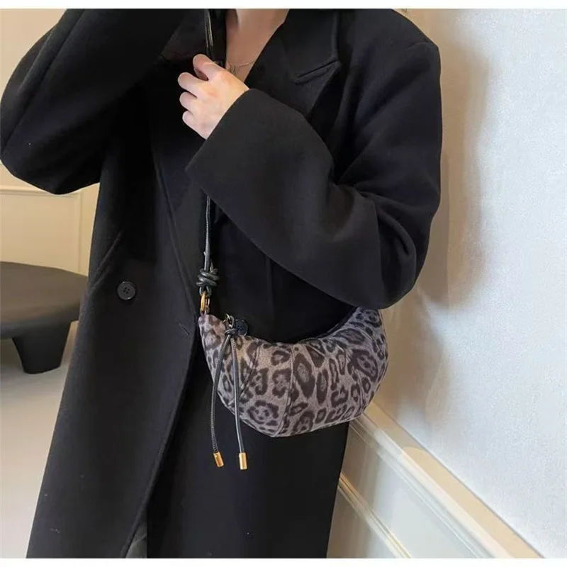 sac à motif animalier léopard