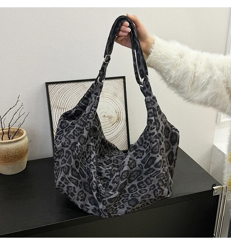 sac bandoulière léopard violet