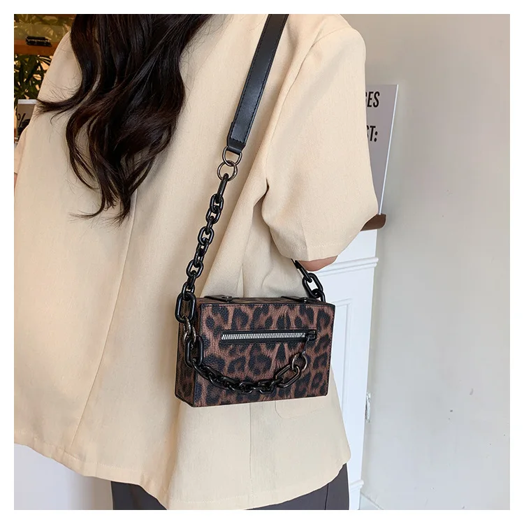 accessoire mode sac léopard