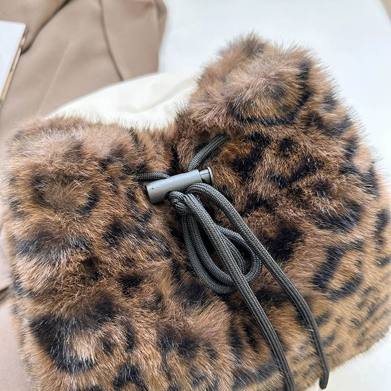 Sac marron à motif animal