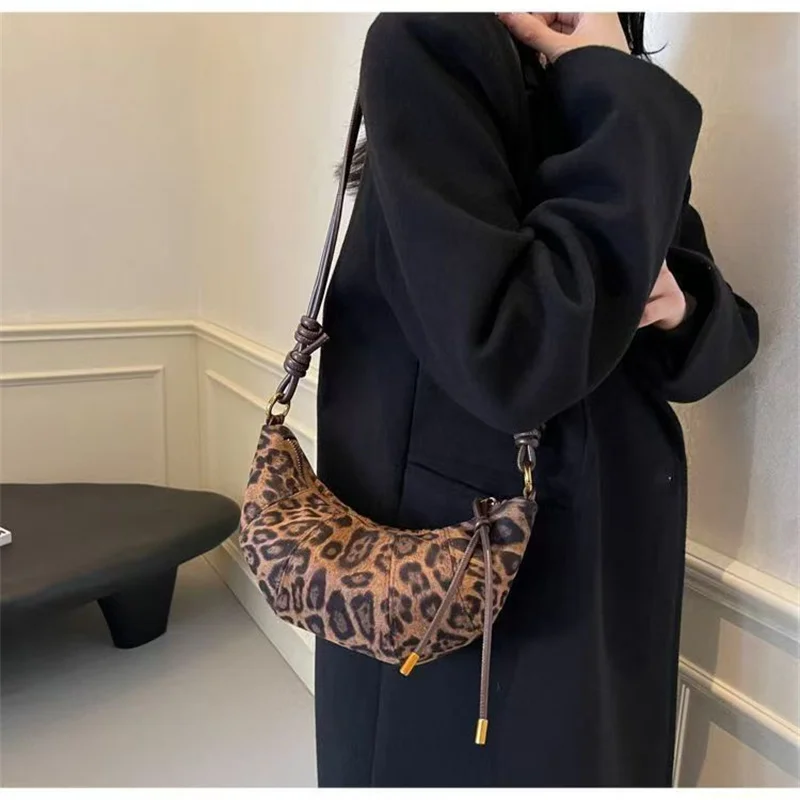 élégant sac féminin léopard