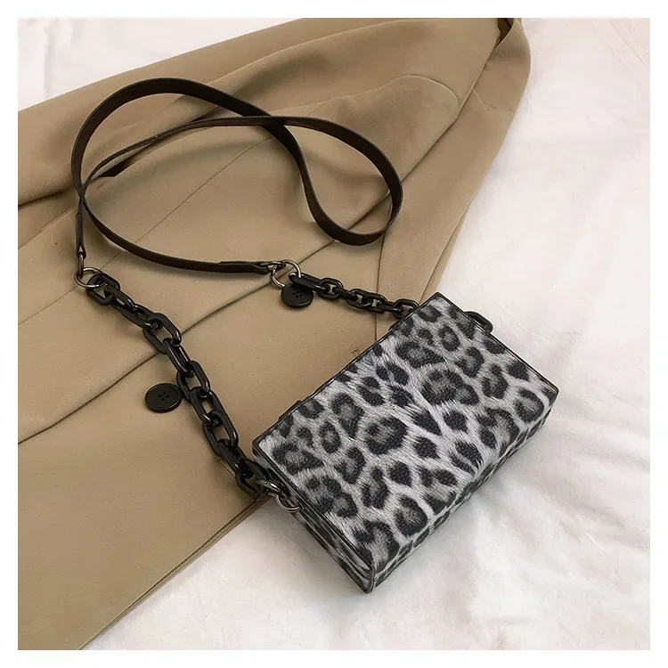 accessoire mode léopard