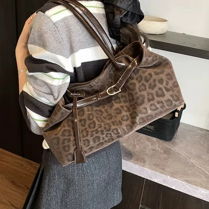 sac léopard marron
