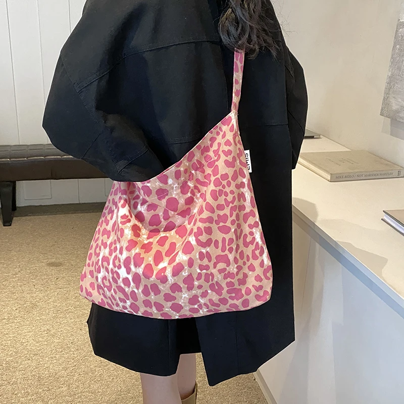 accessoire de mode léopard rose