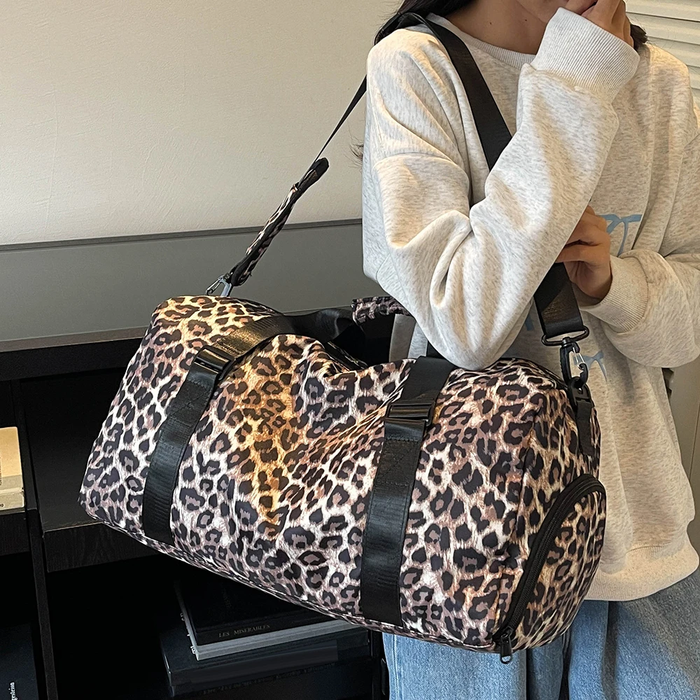 sac léopard élégant