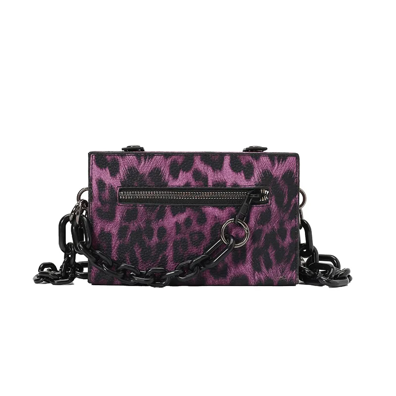 design léopard violet
