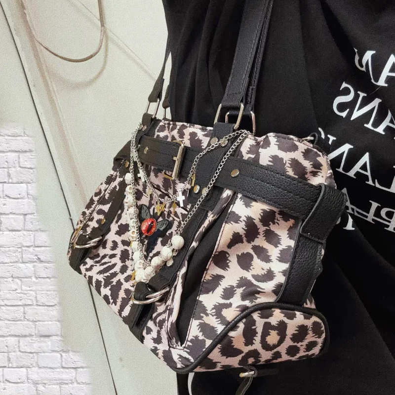 bandoulière du sac léopard