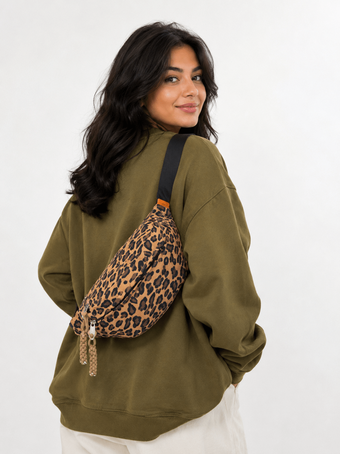 Sac banane léopard unisexe marron en nylon et polyester – fermeture zippée – Image 2