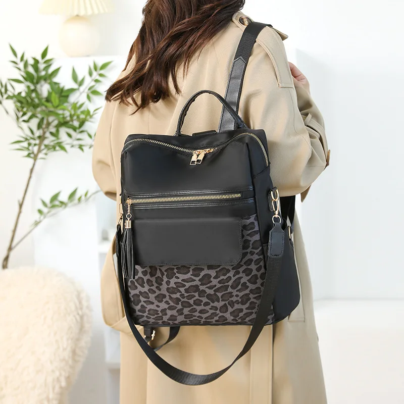 Sac à dos léopard femme noir en polyester – avec poche intérieure zippée, fermeture zippée – Image 3