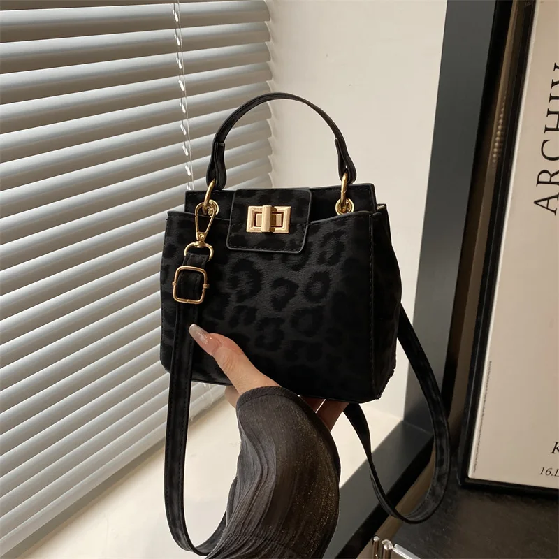 Petit Sac a Main Léopard Bandouillére Noir