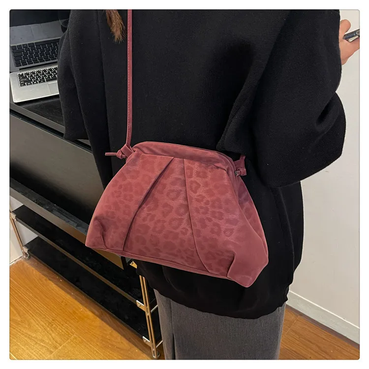 Sac bandoulière léopard femme rouge en polyester – Image 3