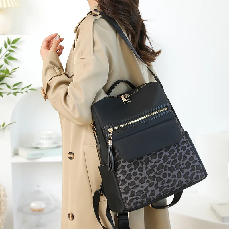 Sac à dos léopard femme noir en polyester – avec poche intérieure zippée, fermeture zippée – Image 2