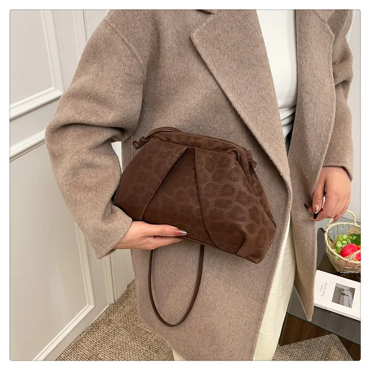 Sac bandoulière léopard femme café en polyester – Image 3