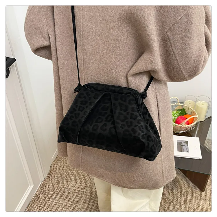 Sac bandoulière léopard femme noir en polyester – Image 4