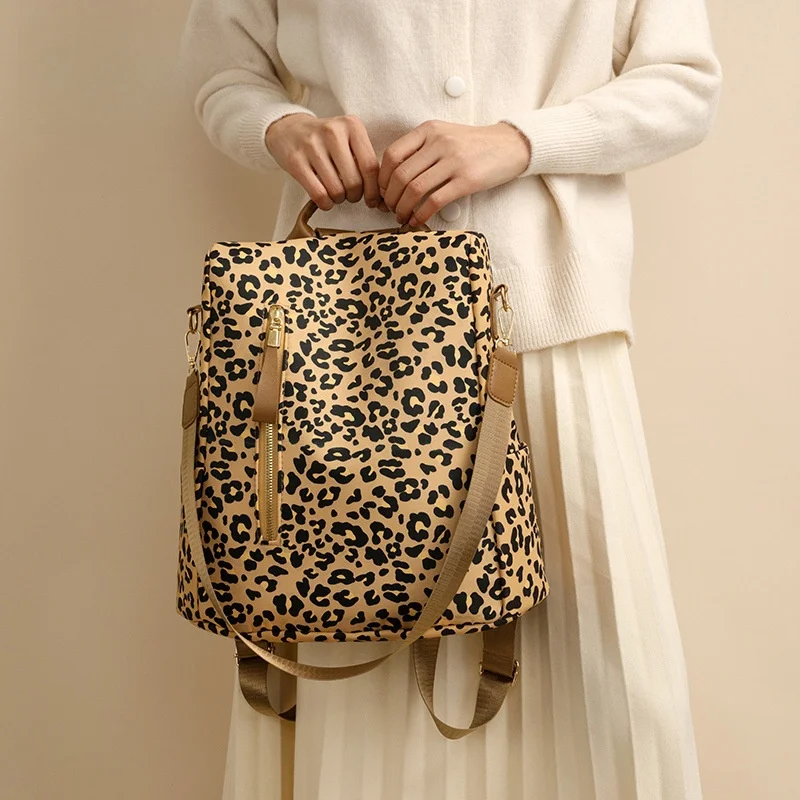 Sac à dos léopard femme marron clair en polyester – Image 3
