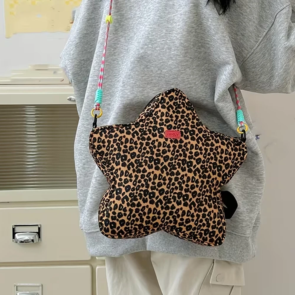 Sac bandoulière léopard unisexe marron en nylon et polyester – capacité inférieure à 20 litres, fermeture zippée – Image 2
