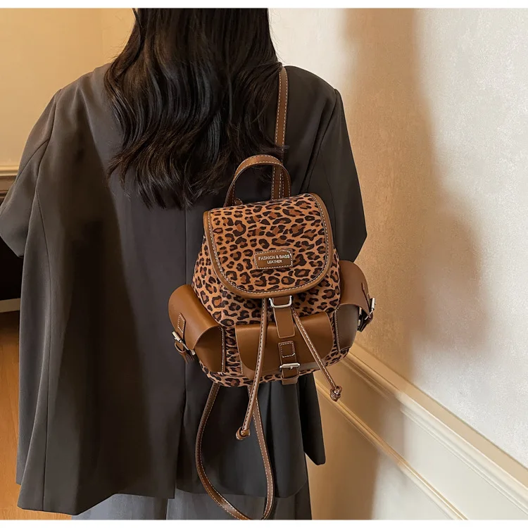 Sac à dos léopard femme marron clair – fermeture zippée – Image 2
