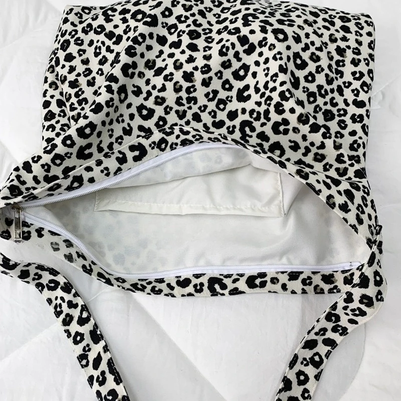 Sac cabas léopard femme blanc en toile polyester – avec poche intérieure pour téléphone – Image 3