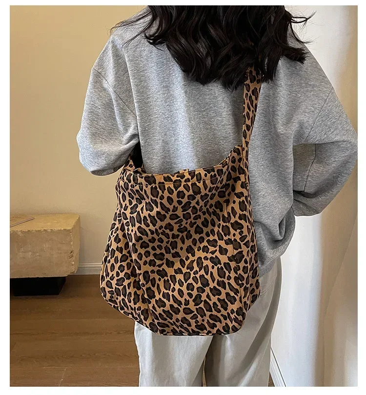 Sac cabas léopard femme marron en polyester – Image 3