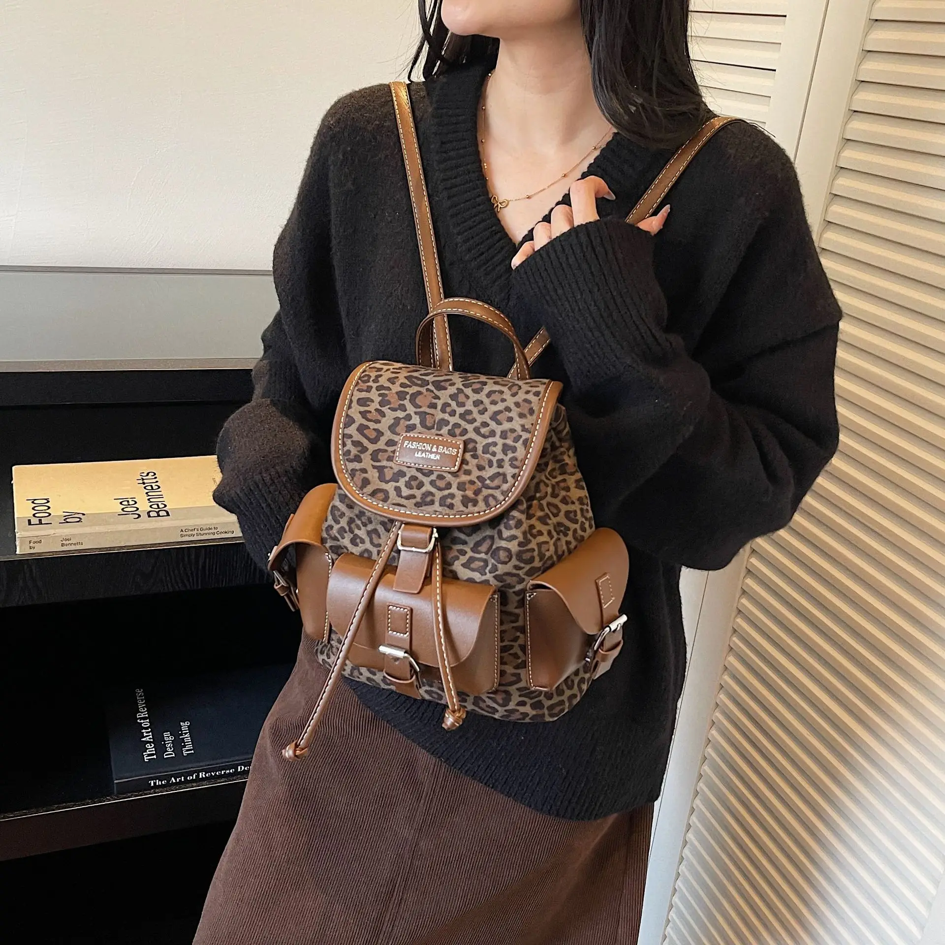 Sac à dos léopard femme marron – fermeture zippée – Image 2