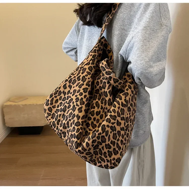 Sac cabas léopard femme marron en polyester – Image 2
