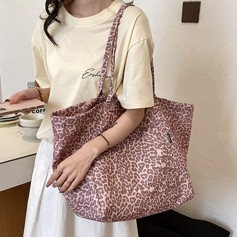 Sac cabas léopard femme rose en toile polyester – avec poche intérieure pour téléphone – Image 3