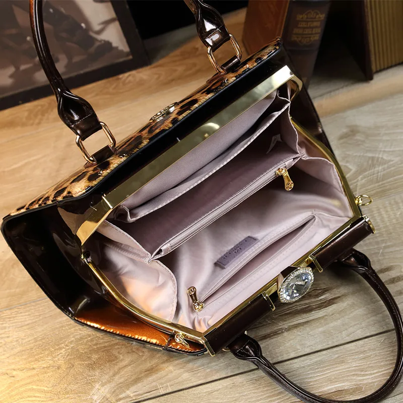 Sac à main bandoulière léopard femme marron en polyester – fermeture zippée – Image 3